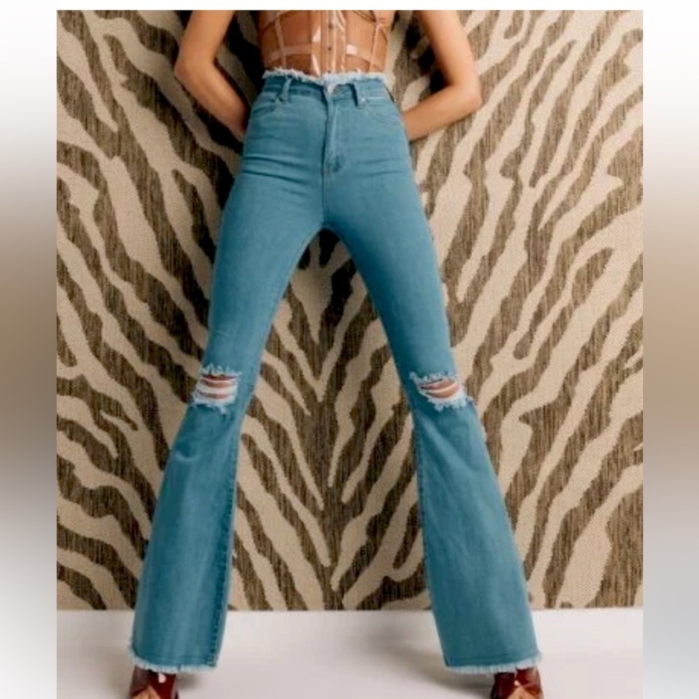 50%offw❤️ AKIRA All I Wanna Do High Rise Flare Jeans Distressed Frayed Ripped 9